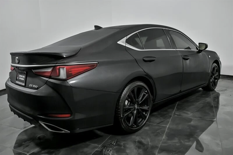 2023 Lexus ES 7th Gen - Image 10 of 12