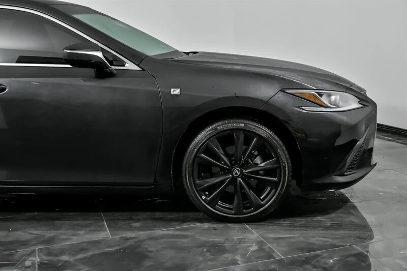 2023 Lexus ES 7th Gen - Image 13 of 21