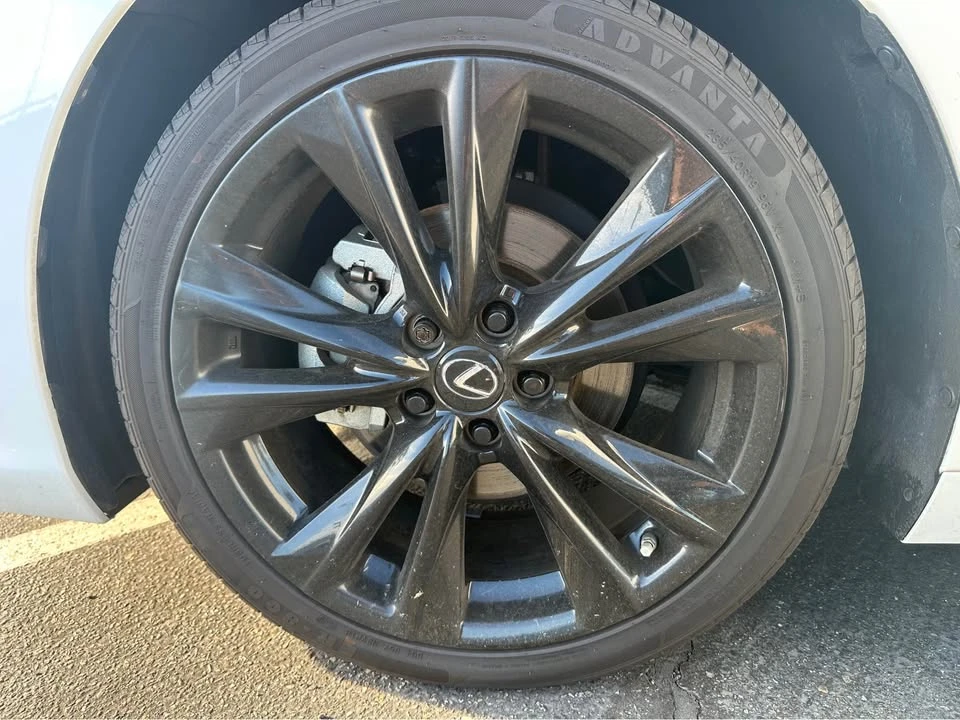 2023 Lexus ES 7th Gen - Image 10 of 11