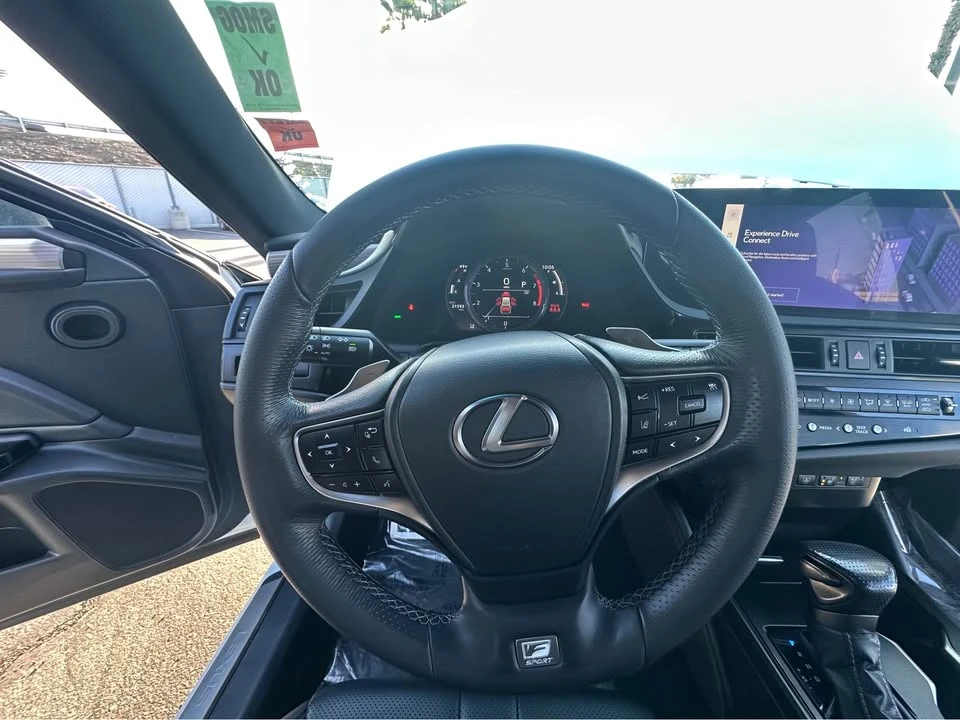 2023 Lexus ES 7th Gen - Image 5 of 11