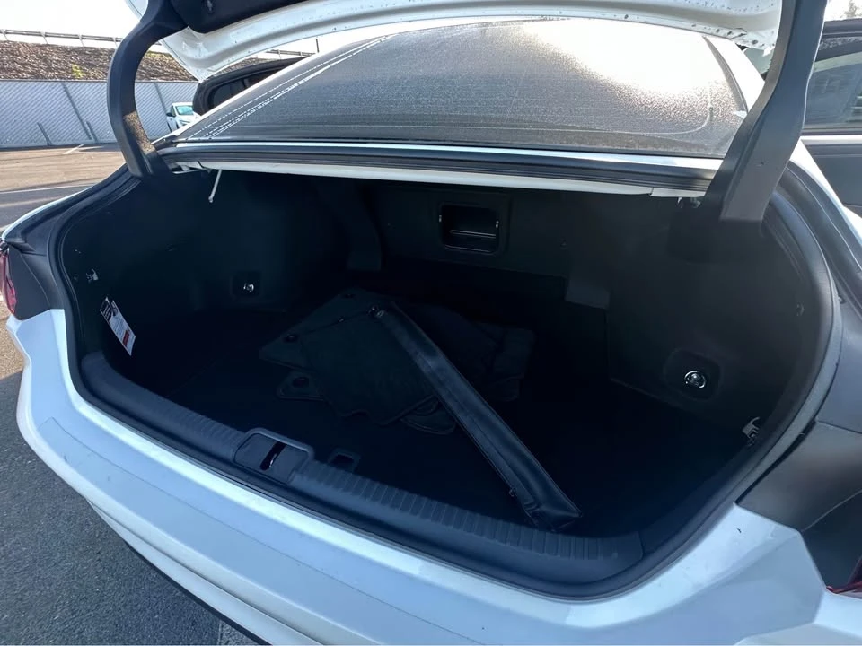 2023 Lexus ES 7th Gen - Image 9 of 11