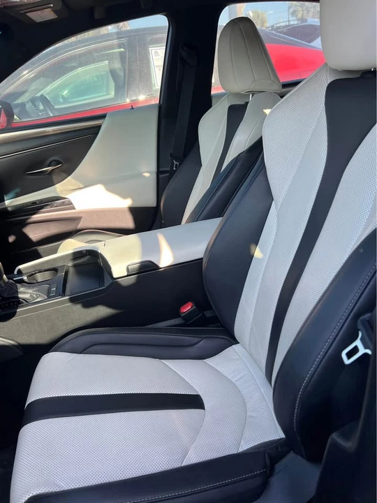 2023 Lexus ES 7th Gen - Image 6 of 9