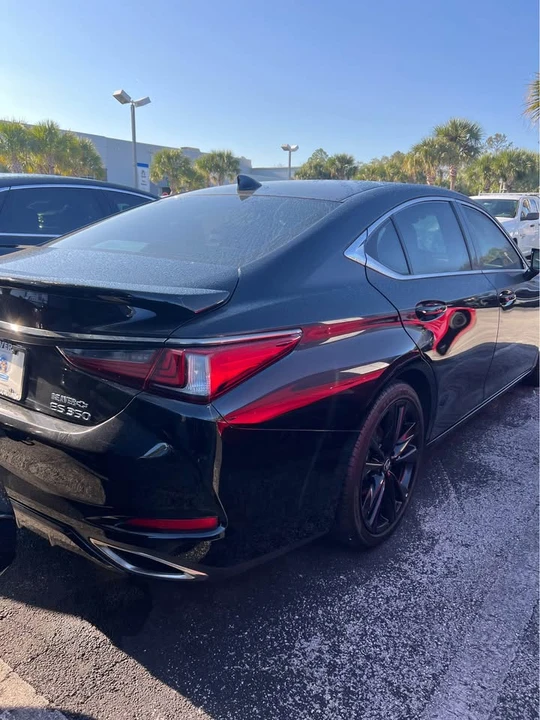 2023 Lexus ES 7th Gen - Image 5 of 9