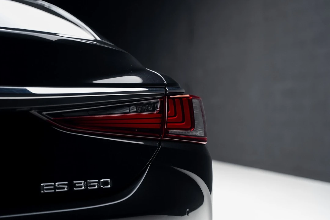 2023 Lexus ES 7th Gen - Image 5 of 12