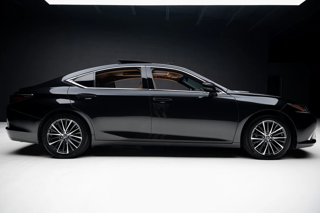 2023 Lexus ES 7th Gen - Image 12 of 12