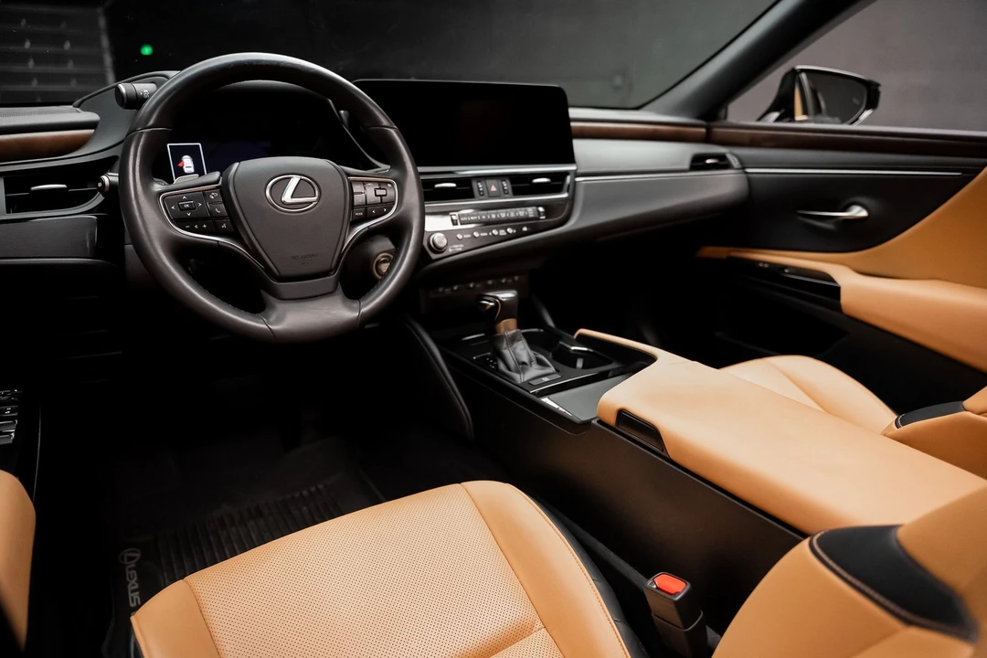 2023 Lexus ES 7th Gen - Image 2 of 21