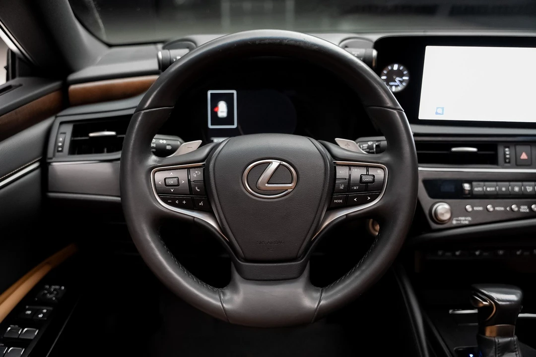 2023 Lexus ES 7th Gen - Image 20 of 21