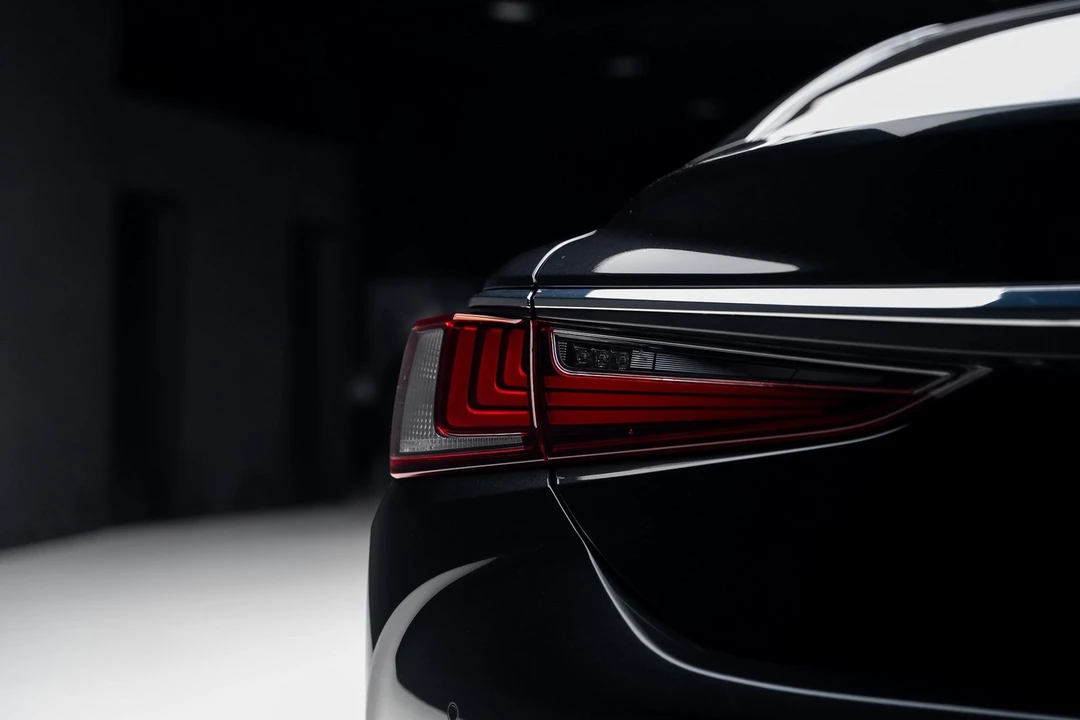 2023 Lexus ES 7th Gen - Image 4 of 21