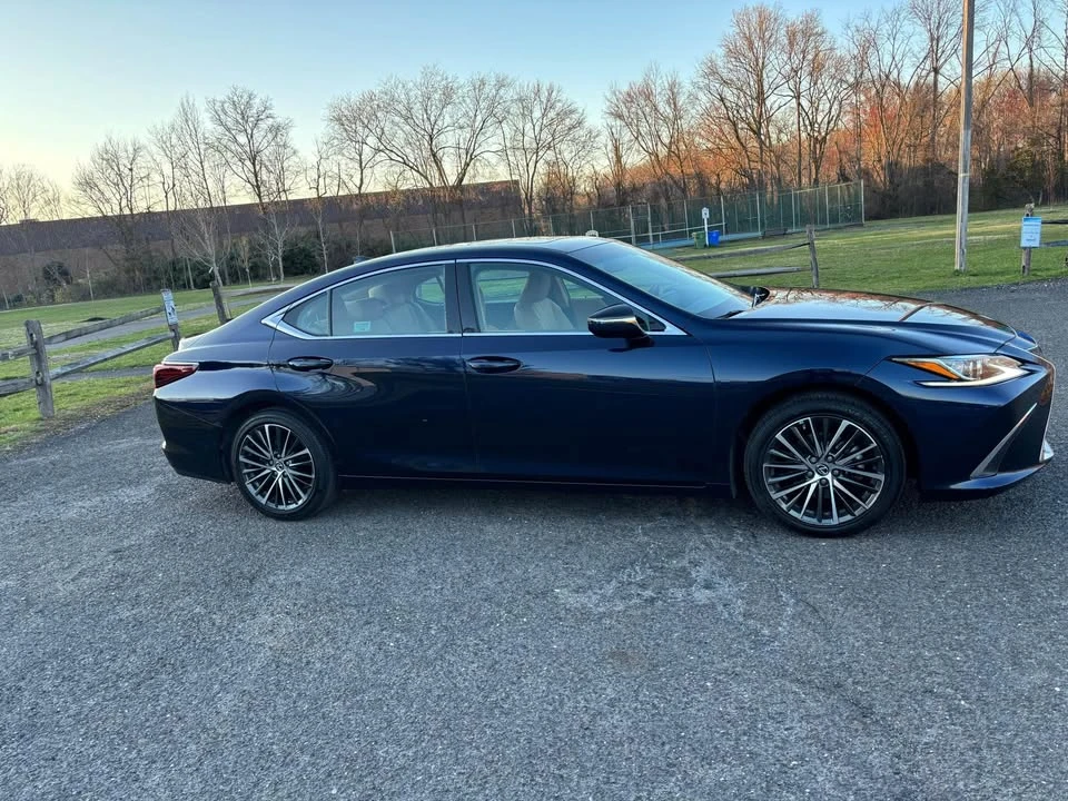 2023 Lexus ES 7th Gen - Image 3 of 20