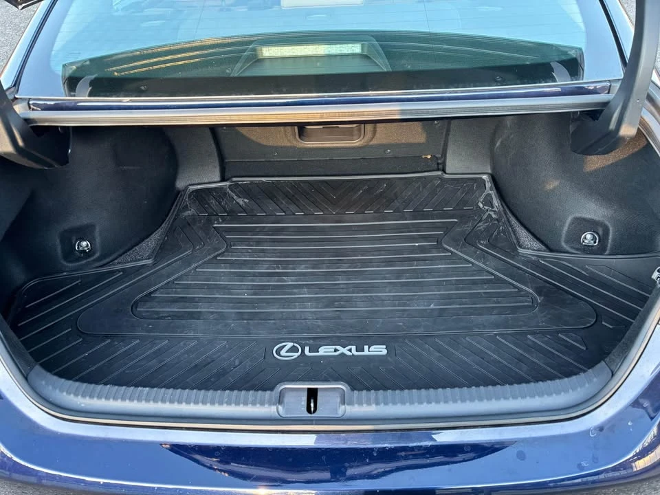 2023 Lexus ES 7th Gen - Image 18 of 20
