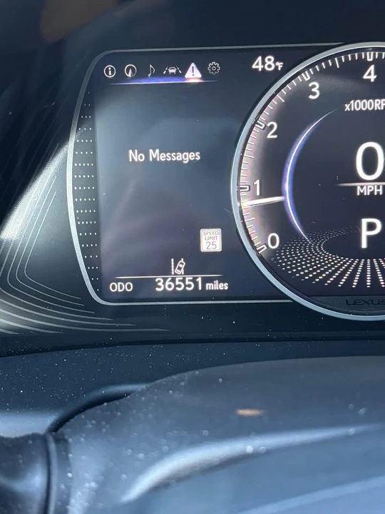 2023 Lexus ES 7th Gen - Image 8 of 20