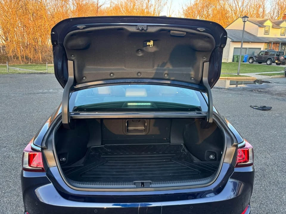 2023 Lexus ES 7th Gen - Image 15 of 20