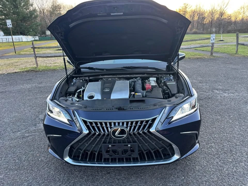2023 Lexus ES 7th Gen - Image 14 of 20