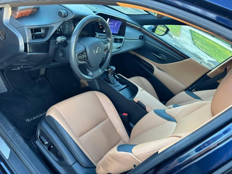 2023 Lexus ES 7th Gen - Image 10 of 20