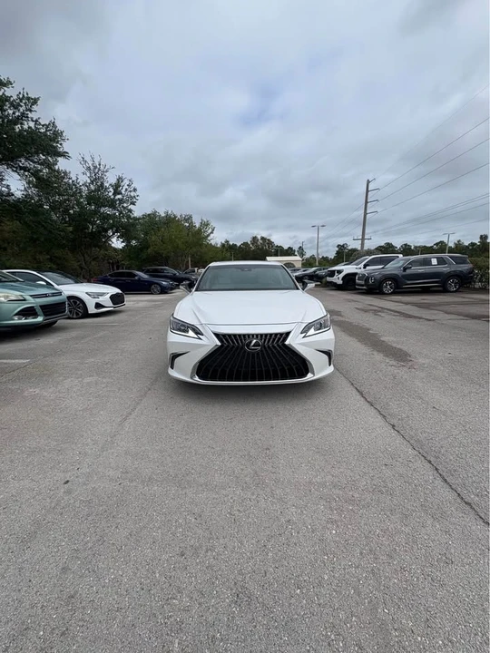 2023 Lexus ES 7th Gen - Image 2 of 8