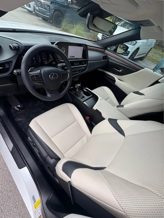 2023 Lexus ES 7th Gen - Image 7 of 8