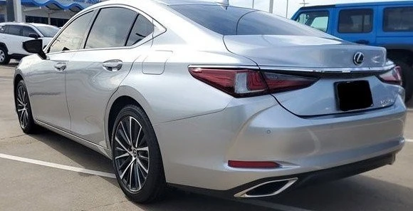 2023 Lexus ES 7th Gen - Image 2 of 5