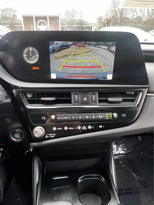 2023 Lexus ES 7th Gen - Image 12 of 17