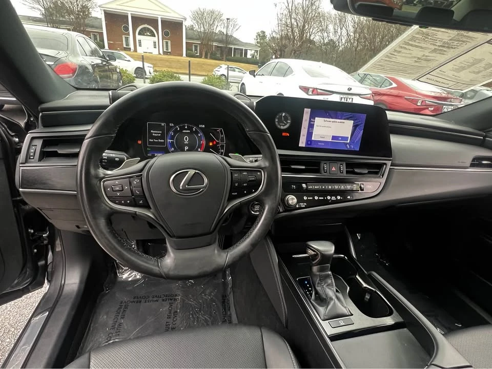 2023 Lexus ES 7th Gen - Image 8 of 17