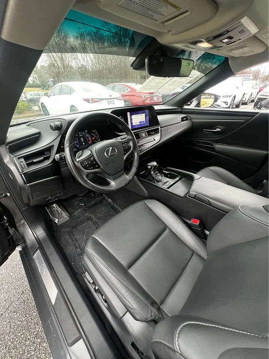 2023 Lexus ES 7th Gen - Image 5 of 17