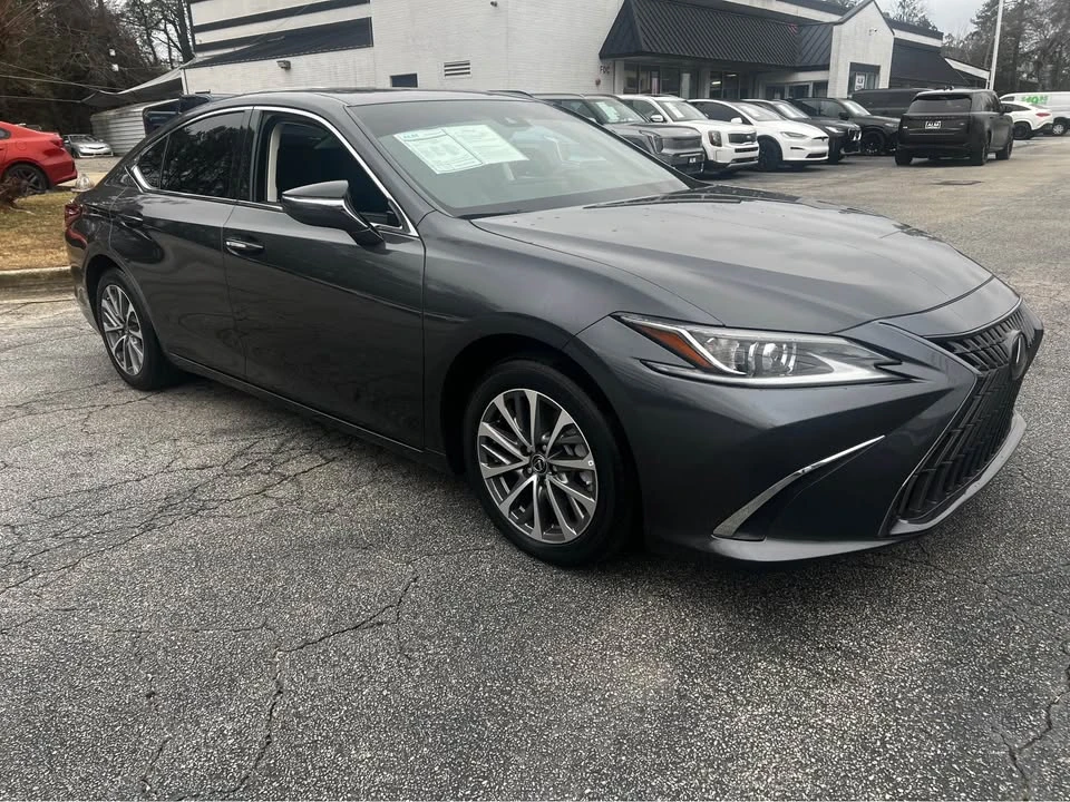 2023 Lexus ES 7th Gen - Image 3 of 17