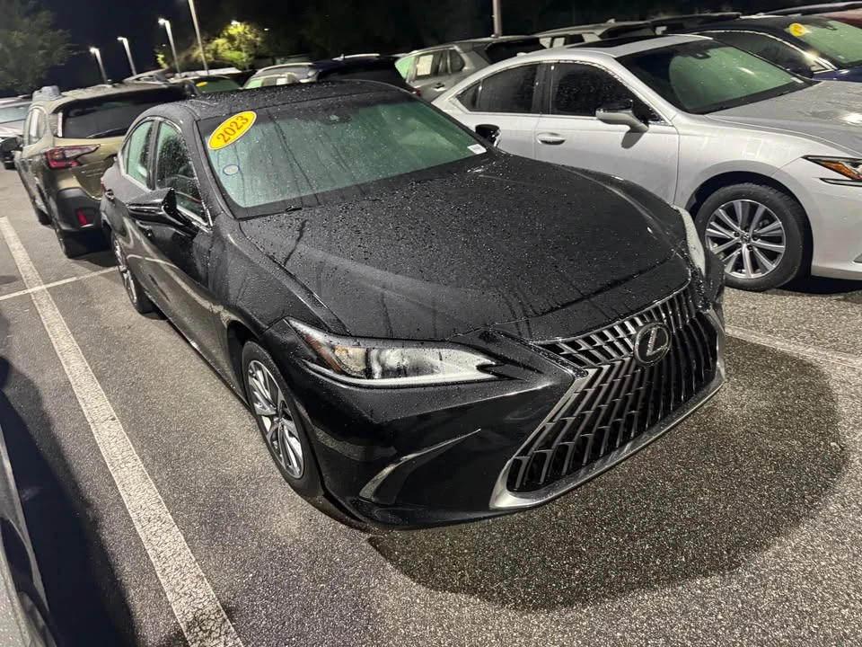 2023 Lexus ES 7th Gen - Image 3 of 5