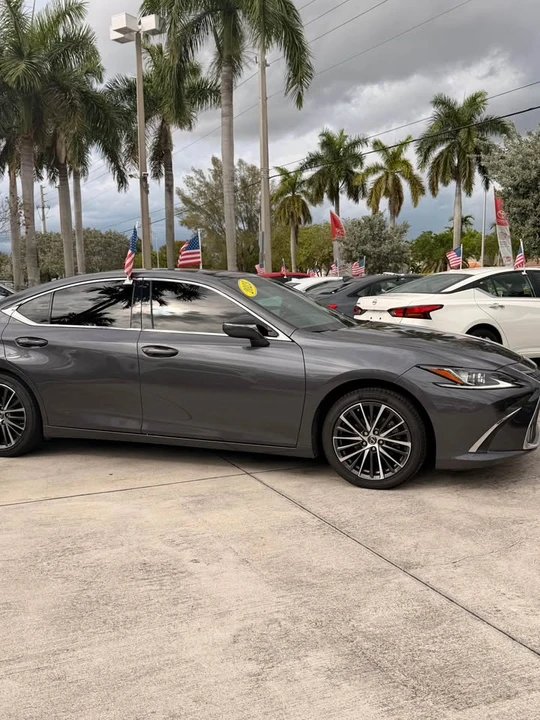 2023 Lexus ES 7th Gen - Image 3 of 10