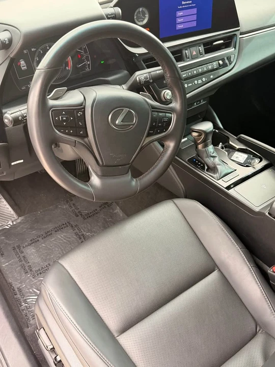 2023 Lexus ES 7th Gen - Image 6 of 10