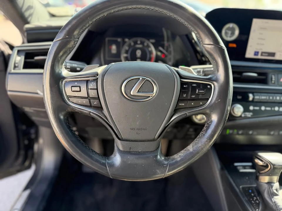 2023 Lexus ES 7th Gen - Image 12 of 16