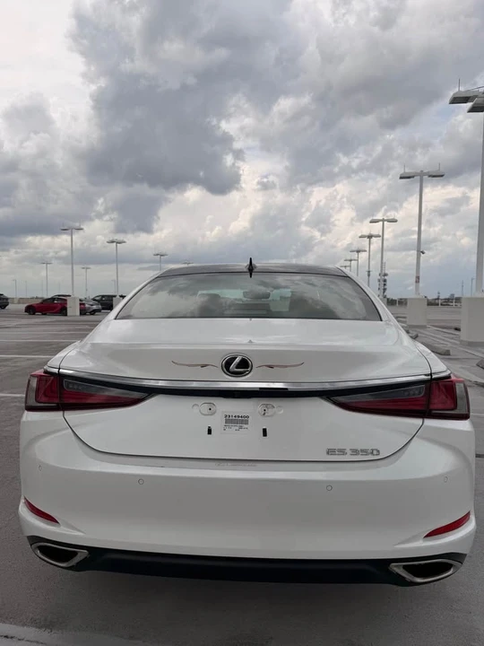 2023 Lexus ES 7th Gen - Image 6 of 18