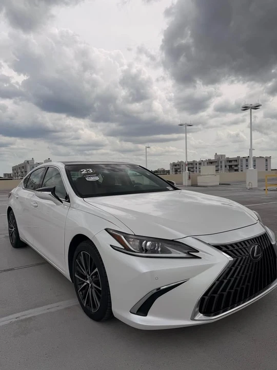 2023 Lexus ES 7th Gen - Image 3 of 18