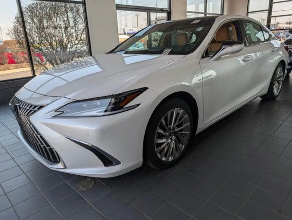 2023 Lexus ES 7th Gen - Image 5 of 18