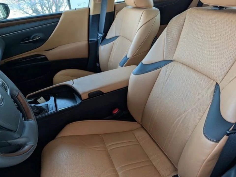 2023 Lexus ES 7th Gen - Image 7 of 18
