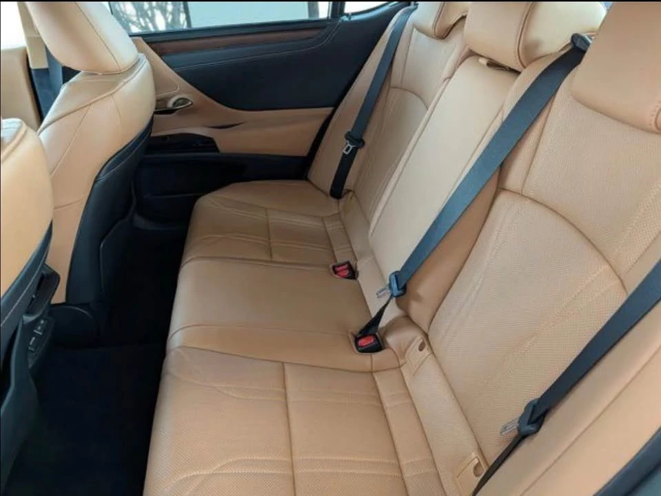 2023 Lexus ES 7th Gen - Image 9 of 18