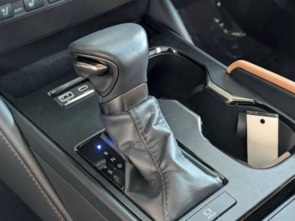 2023 Lexus ES 7th Gen - Image 16 of 18