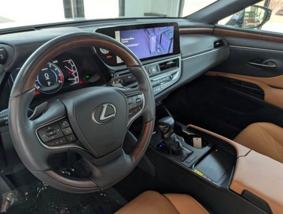 2023 Lexus ES 7th Gen - Image 11 of 18