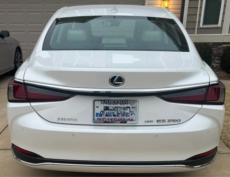 2023 Lexus ES 7th Gen - Image 6 of 6