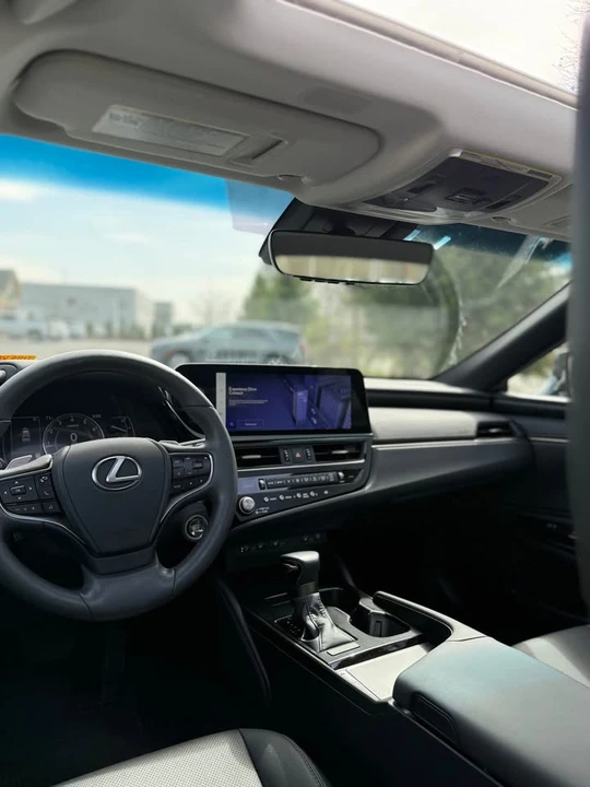 2023 Lexus ES 7th Gen - Image 8 of 14