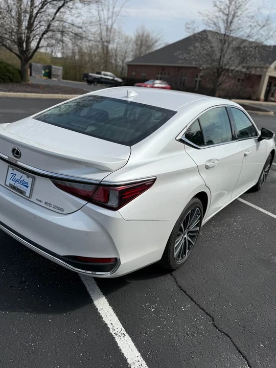 2023 Lexus ES 7th Gen - Image 6 of 14