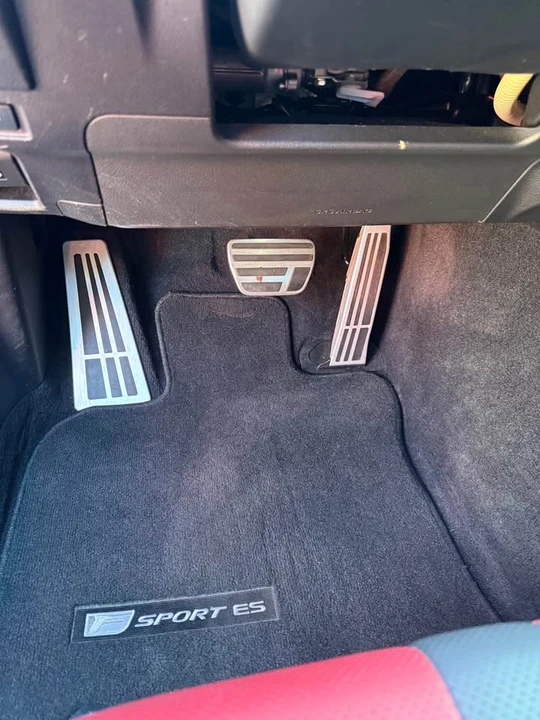 2023 Lexus ES 7th Gen - Image 16 of 20