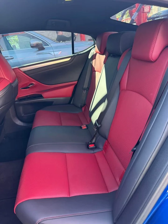2023 Lexus ES 7th Gen - Image 10 of 20