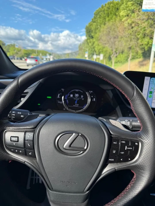 2023 Lexus ES 7th Gen - Image 17 of 20