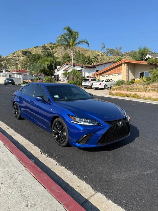 2023 Lexus ES 7th Gen - Image 2 of 20