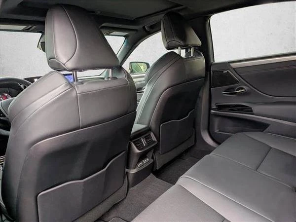 2023 Lexus ES 7th Gen - Image 13 of 21