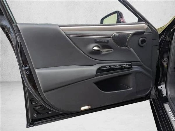 2023 Lexus ES 7th Gen - Image 12 of 21