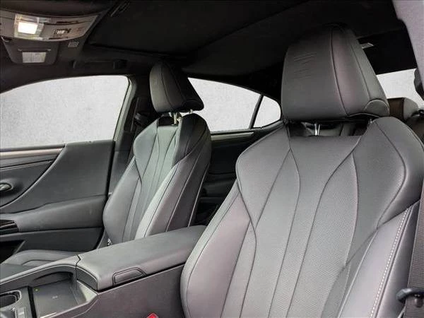 2023 Lexus ES 7th Gen - Image 11 of 21