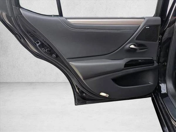 2023 Lexus ES 7th Gen - Image 16 of 21