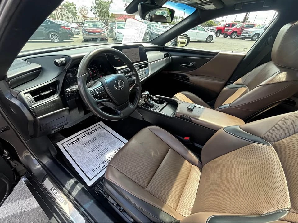 2023 Lexus ES 7th Gen - Image 11 of 20