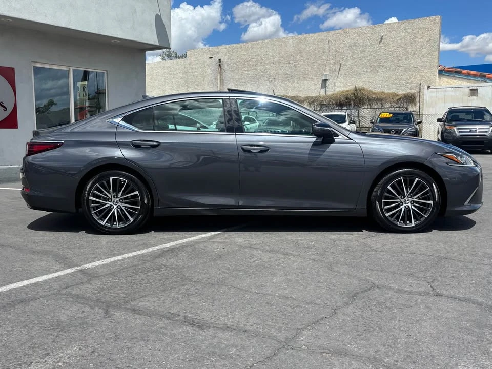 2023 Lexus ES 7th Gen - Image 2 of 20