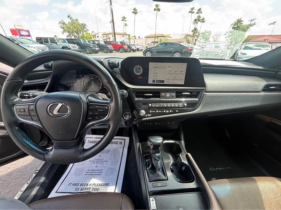 2023 Lexus ES 7th Gen - Image 12 of 20